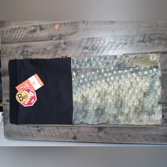 Buff Wind Stopper - Picture 2 of 3